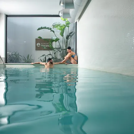 Essence Marianos 4*