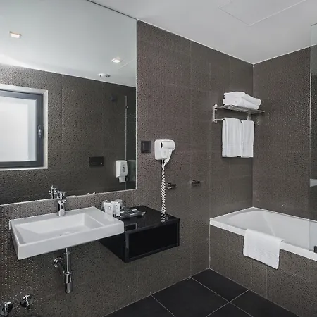 Essence Marianos 4* Фатіма