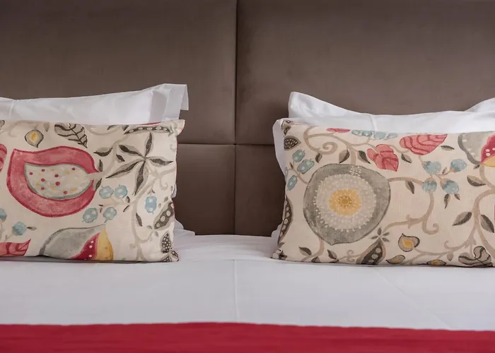 Essence Marianos Отель