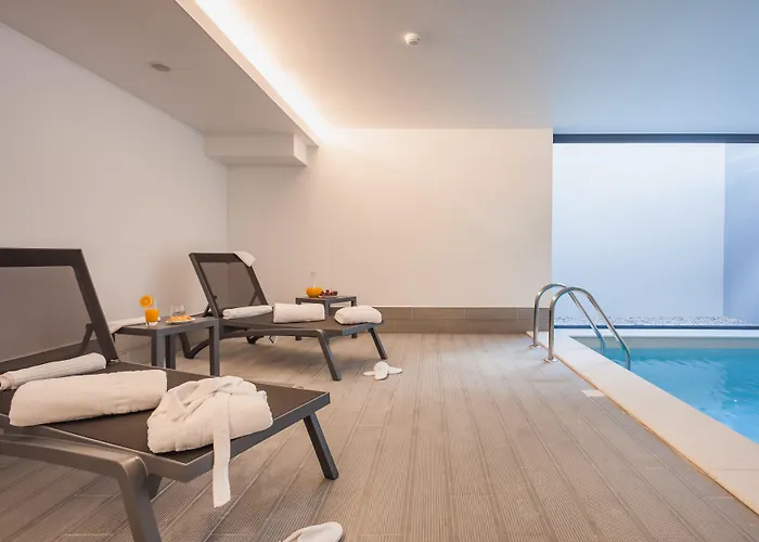 Отель Essence Marianos